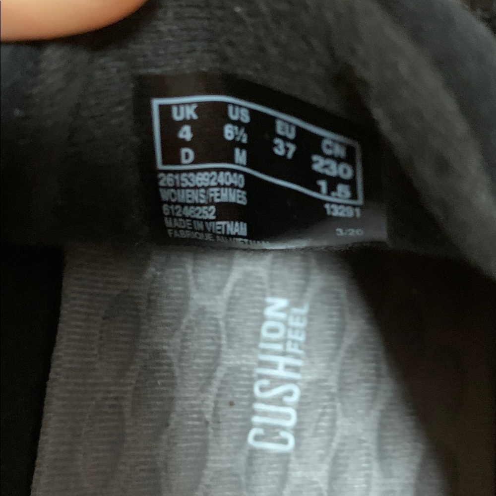 New Clarks collection Women Black leather sneakers ultimate comfort size 6.5 US - Picture 8 of 8